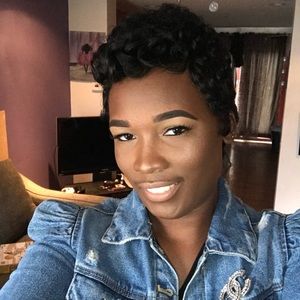 Meet your Posher, Kenyatta